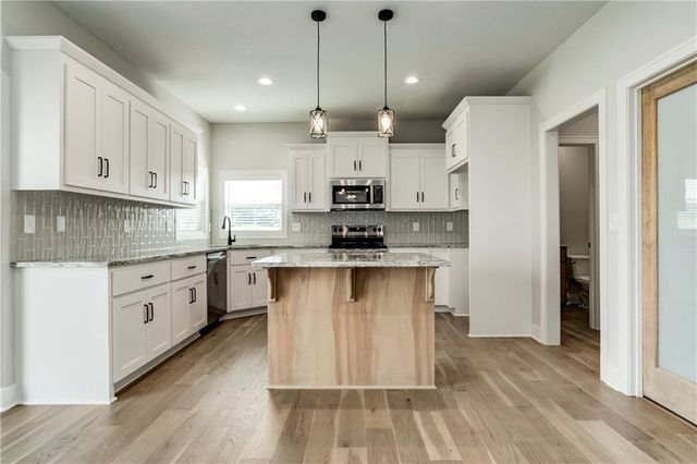 16977 S Mahaffie Street, Olathe, KS 66062