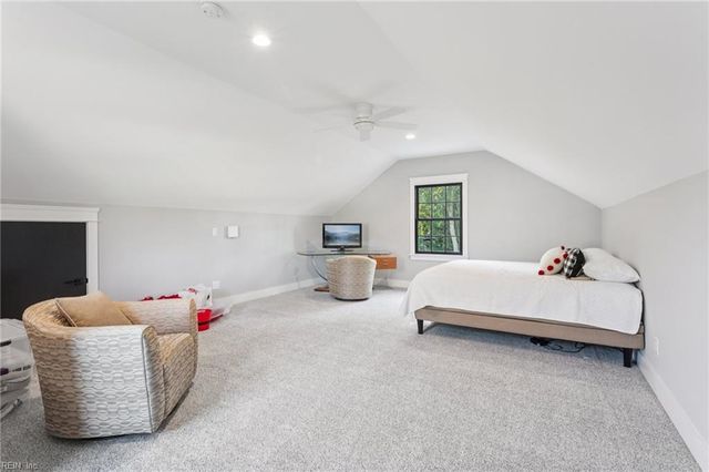 109 Kings Grant DR, Yorktown, VA 23692