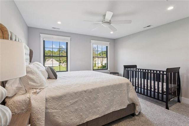 109 Kings Grant DR, Yorktown, VA 23692