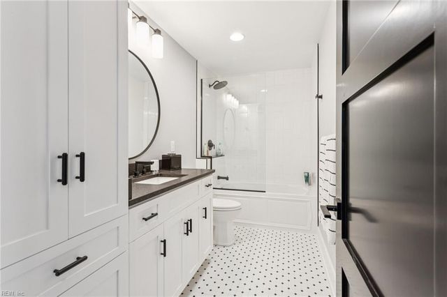 109 Kings Grant DR, Yorktown, VA 23692
