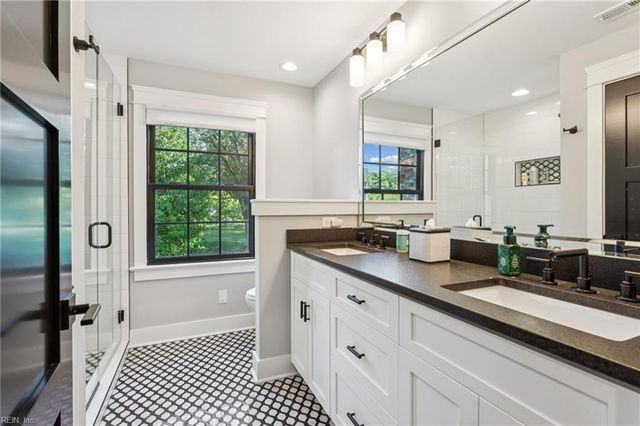 109 Kings Grant DR, Yorktown, VA 23692