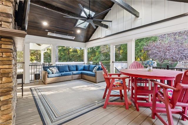 109 Kings Grant DR, Yorktown, VA 23692