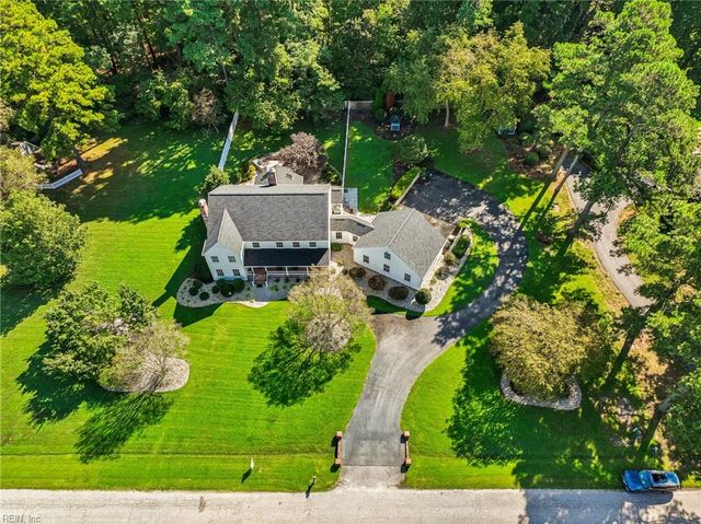 109 Kings Grant DR, Yorktown, VA 23692
