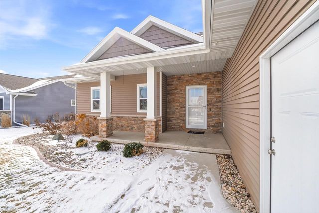 1911 BEAR PAW TRAIL, Kaukauna, WI 54130