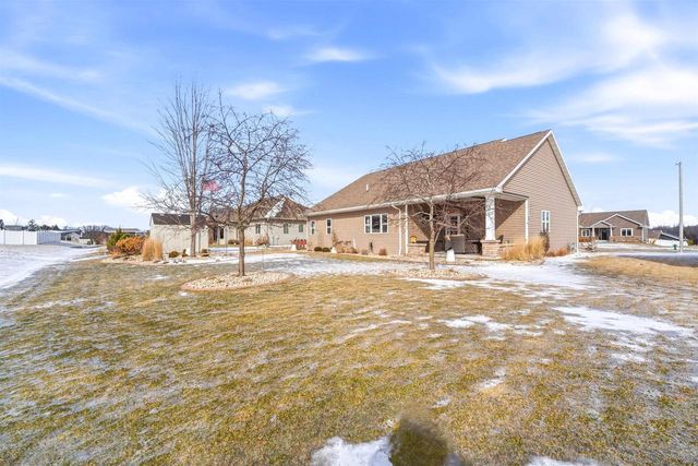 1911 BEAR PAW TRAIL, Kaukauna, WI 54130