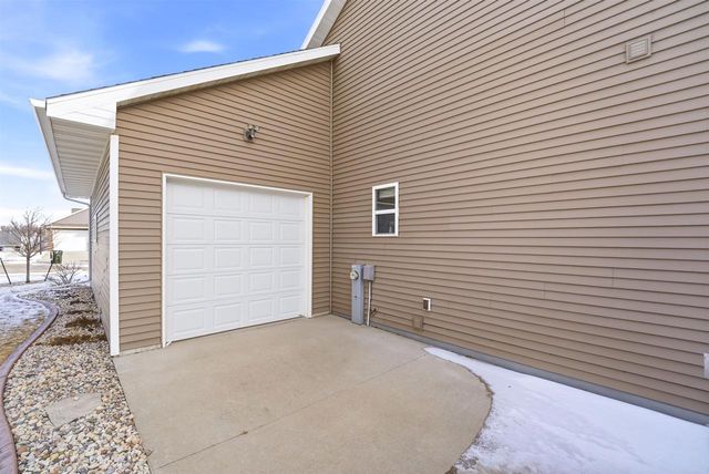 1911 BEAR PAW TRAIL, Kaukauna, WI 54130