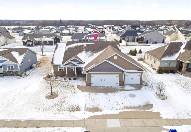 1911 BEAR PAW TRAIL, Kaukauna, WI 54130