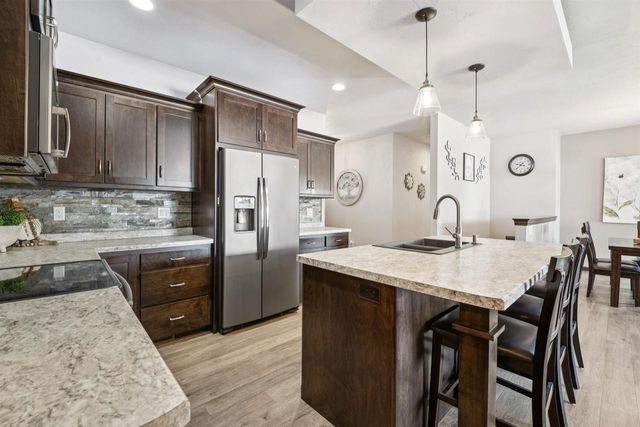 1911 BEAR PAW TRAIL, Kaukauna, WI 54130