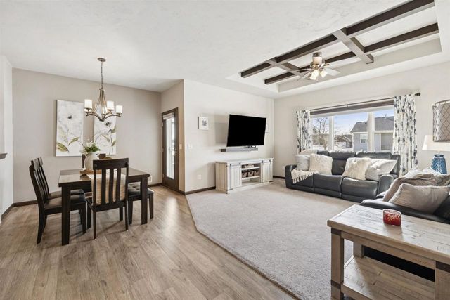 1911 BEAR PAW TRAIL, Kaukauna, WI 54130