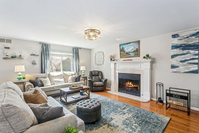 465 S Limuel Ct, Wichita, KS 67235