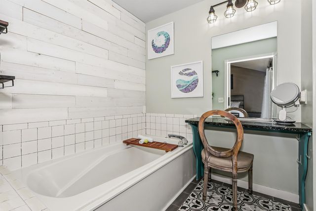 465 S Limuel Ct, Wichita, KS 67235