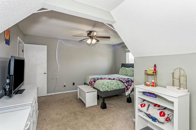 465 S Limuel Ct, Wichita, KS 67235