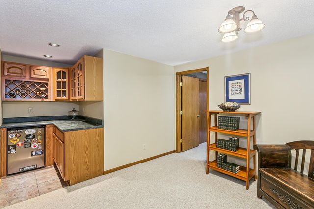 465 S Limuel Ct, Wichita, KS 67235