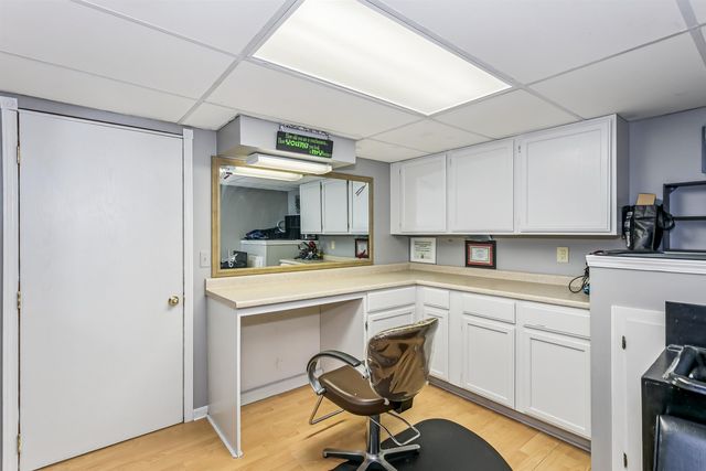 465 S Limuel Ct, Wichita, KS 67235