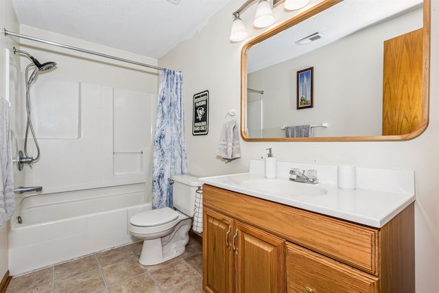 465 S Limuel Ct, Wichita, KS 67235