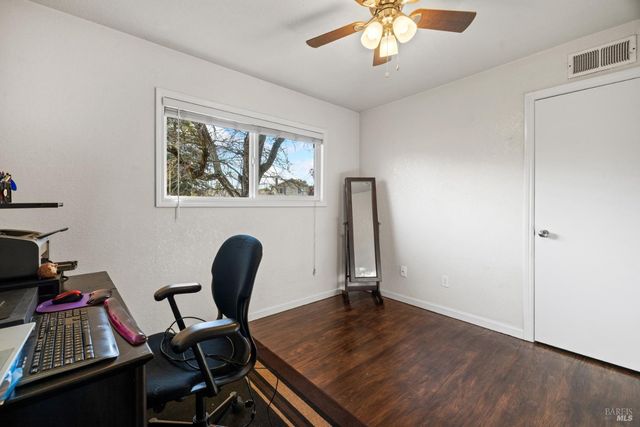 2825 Seneca Ln, Santa Rosa, CA 95403