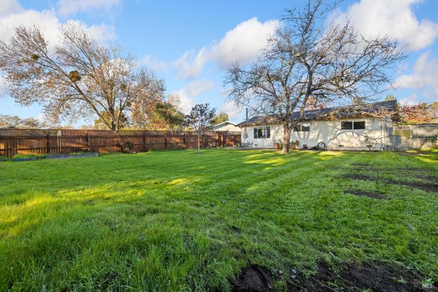 2825 Seneca Ln, Santa Rosa, CA 95403