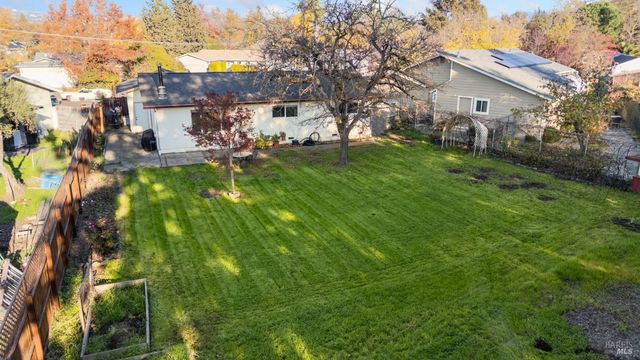 2825 Seneca Ln, Santa Rosa, CA 95403