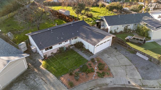 2825 Seneca Ln, Santa Rosa, CA 95403