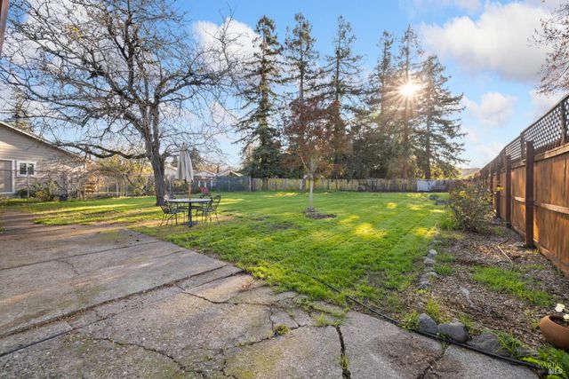 2825 Seneca Ln, Santa Rosa, CA 95403