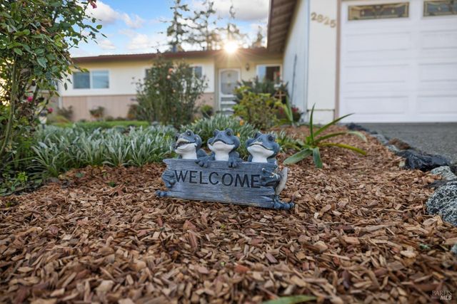 2825 Seneca Ln, Santa Rosa, CA 95403