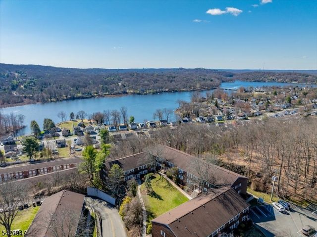 100 Pierson Miller Dr 22, Pompton Lakes Boro, NJ 07442