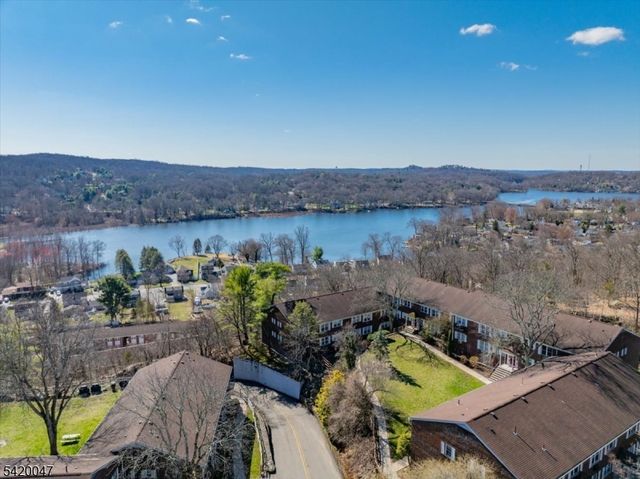 100 Pierson Miller Dr 22, Pompton Lakes Boro, NJ 07442