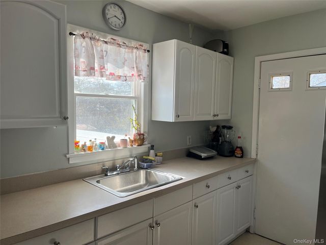 43 2nd Avenue, Central Islip, NY 11722