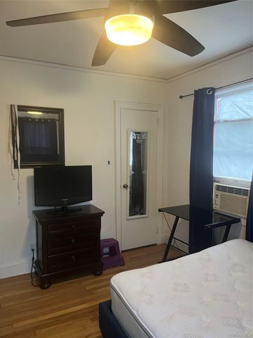 43 2nd Avenue, Central Islip, NY 11722
