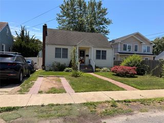43 2nd Avenue, Central Islip, NY 11722