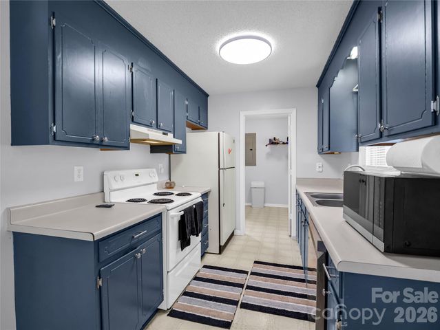 123 College Manor Drive, Shelby, NC 28152