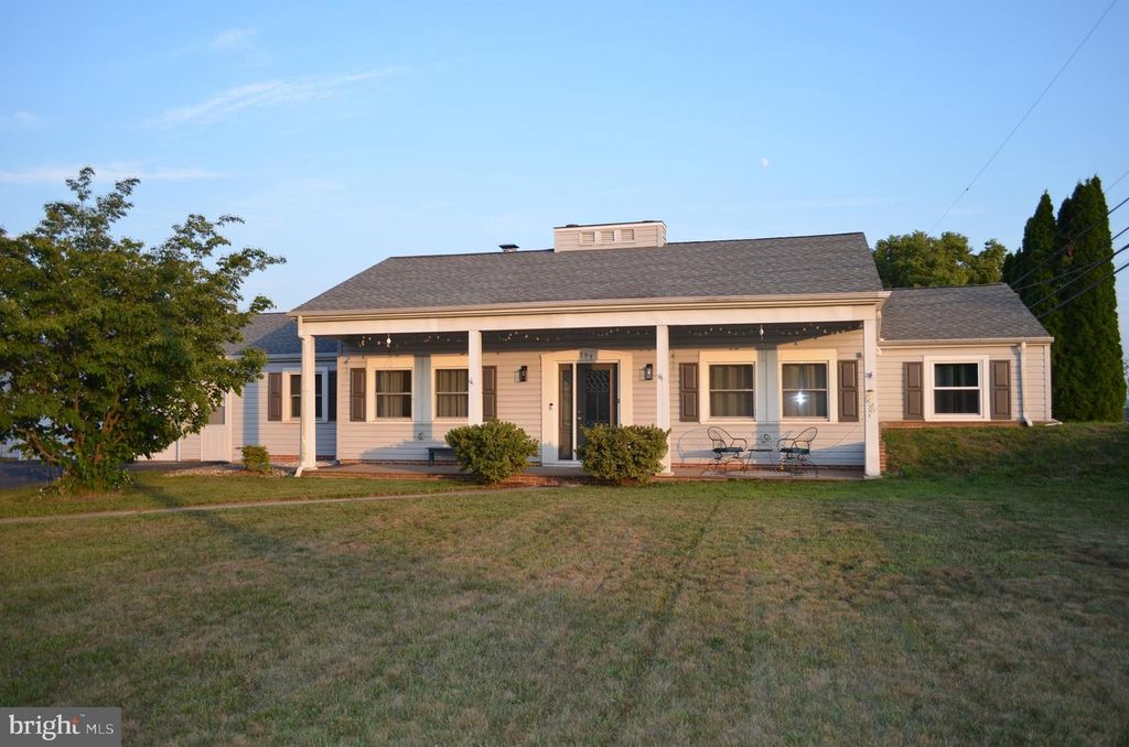 199 SKYLINE DR, Mechanicsburg, PA 17050
