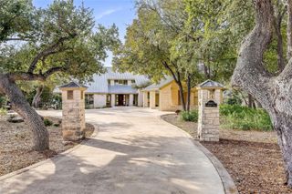 18405 Lakepoint CV, Point Venture, TX 78645