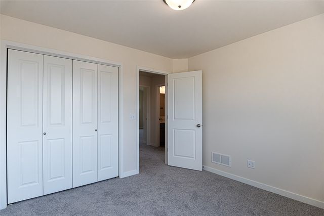 225 5th Street B, Coralville, IA 52241