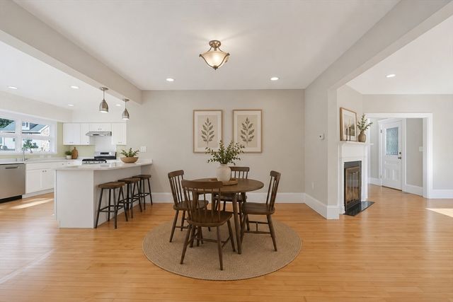 165 Prospect St 165, Wakefield, MA 01880