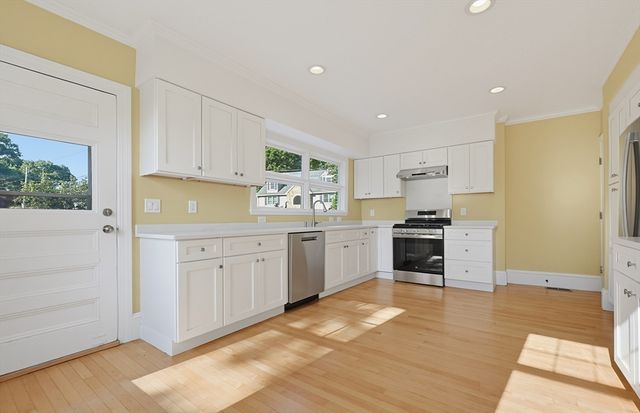 165 Prospect St 165, Wakefield, MA 01880