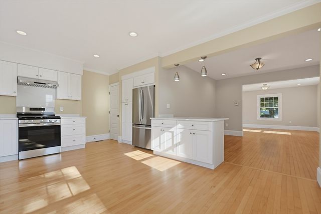 165 Prospect St 165, Wakefield, MA 01880