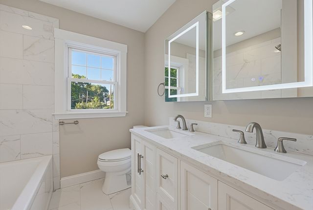 165 Prospect St 165, Wakefield, MA 01880