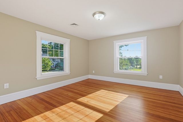 165 Prospect St 165, Wakefield, MA 01880