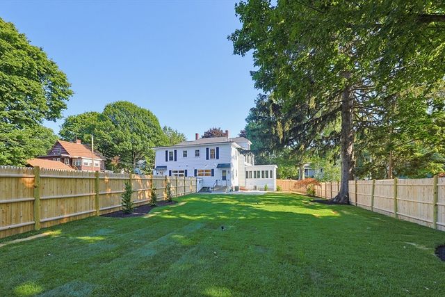 165 Prospect St 165, Wakefield, MA 01880