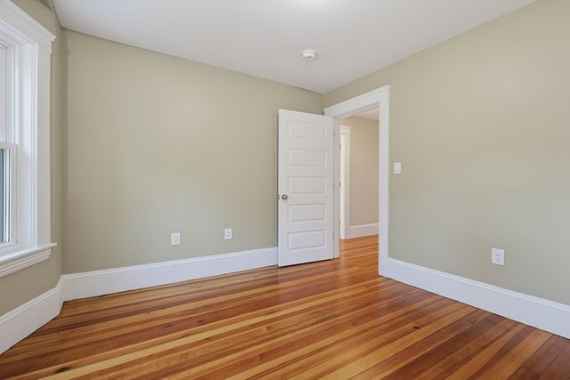 165 Prospect St 165, Wakefield, MA 01880