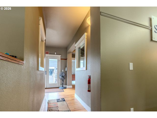 1510 Ne VILLAGE St, Fairview, OR 97024