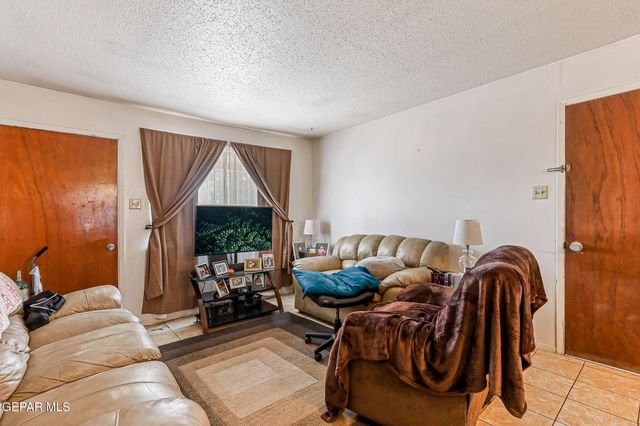 9333 Socorro Road, El Paso, TX 79907