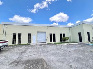 3425 NW 73rd Avenue, Miami, FL 33122