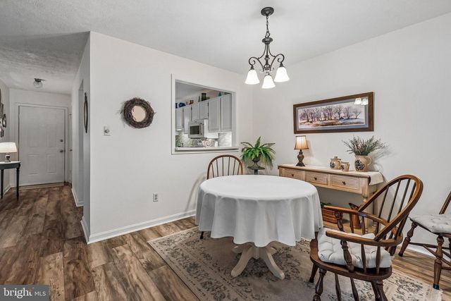10090 OAKTON TERRACE RD, Oakton, VA 22124