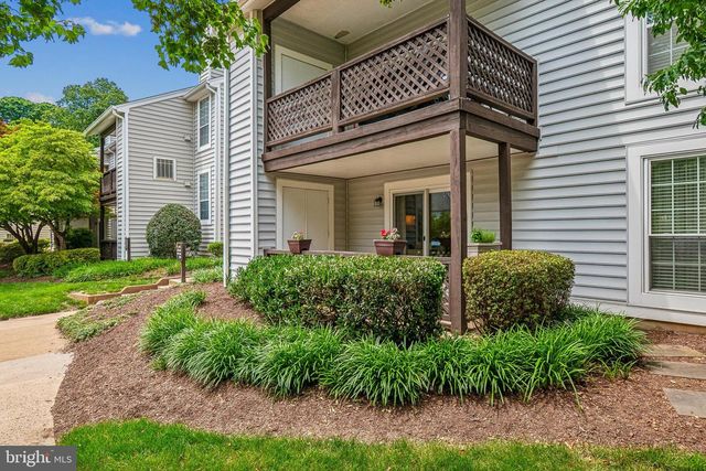 10090 OAKTON TERRACE RD, Oakton, VA 22124