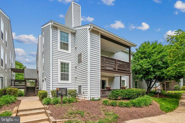 10090 OAKTON TERRACE RD, Oakton, VA 22124