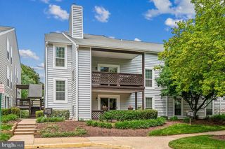 10090 OAKTON TERRACE RD, Oakton, VA 22124