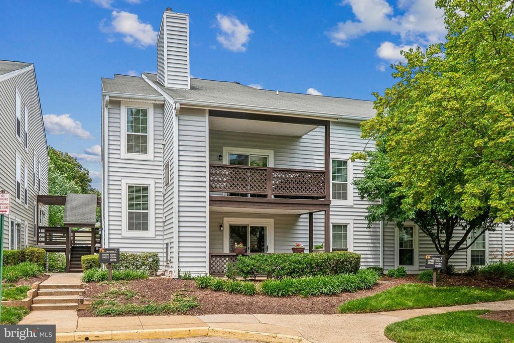 10090 OAKTON TERRACE RD, Oakton, VA 22124