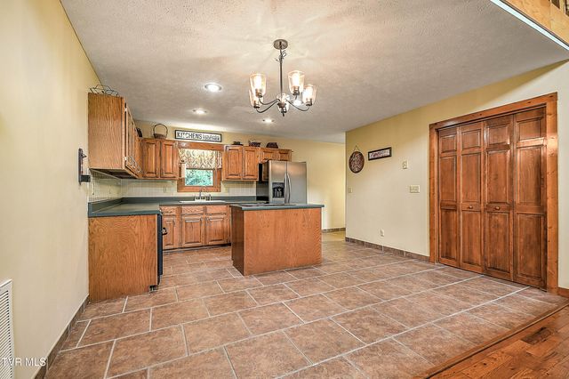 122 Chase Drive, Roan Mountain, TN 37687